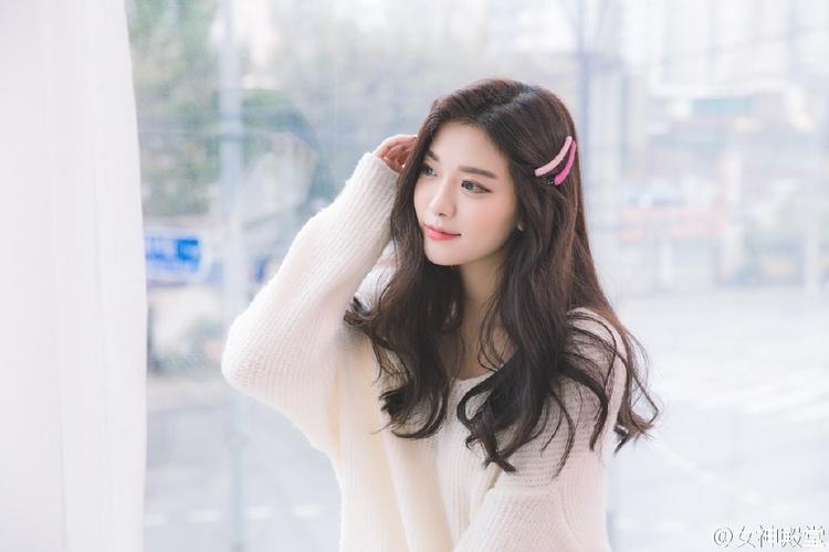 王毅会见哈萨克斯坦副总理兼外长努尔特列乌